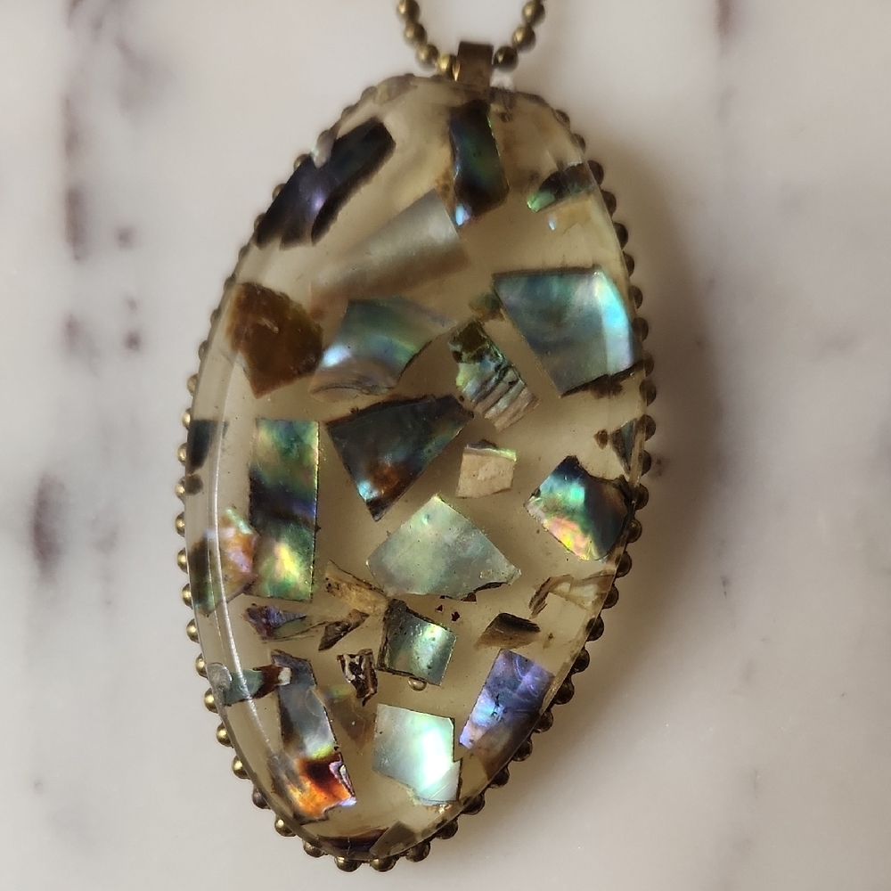 Abalone Iridescent Pendant Necklace 1960's - Picture 5 of 11